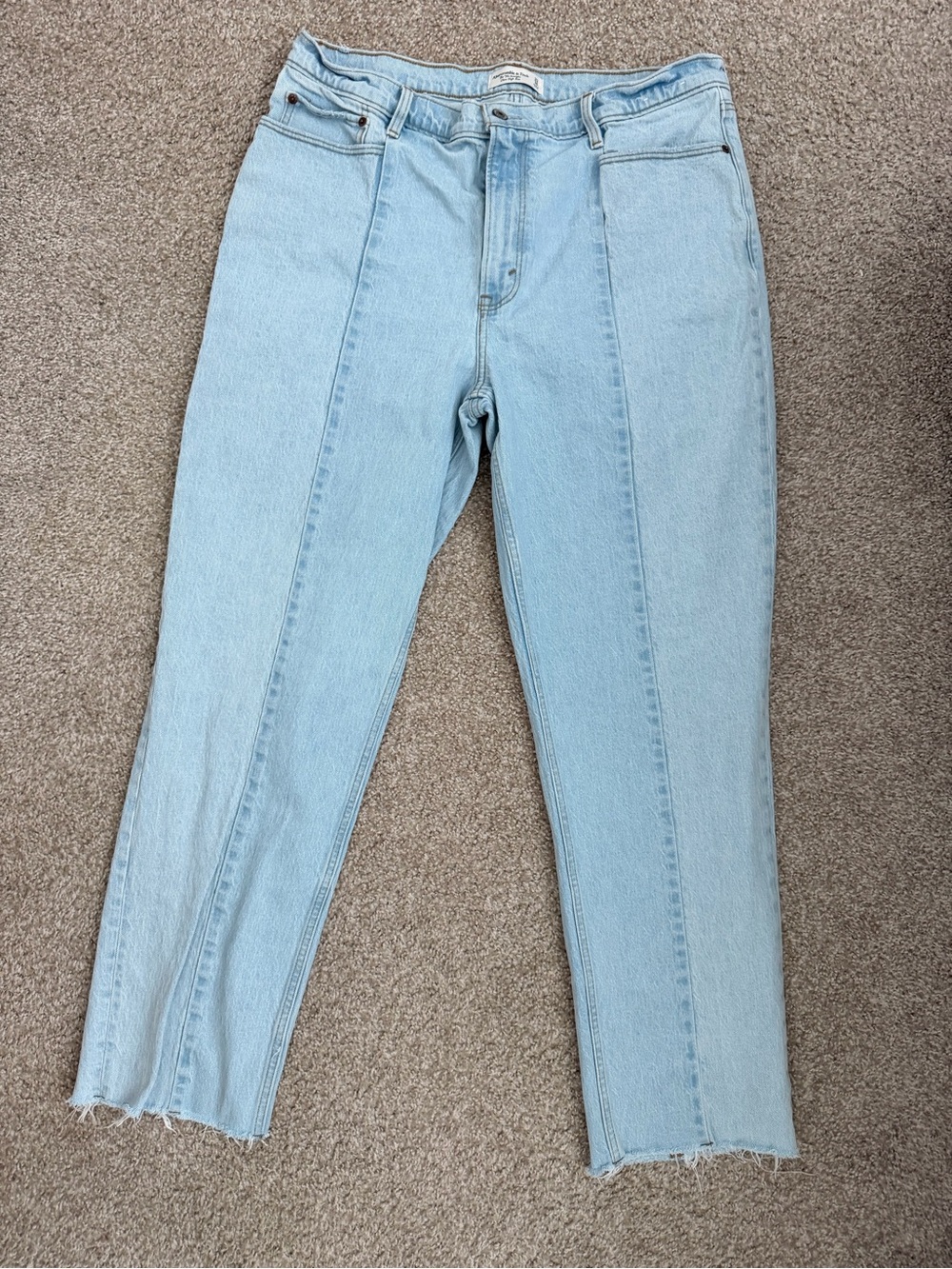 Women’s A&F Light wash 90s Straight Ultra High Rise Jeans w/ Stretch